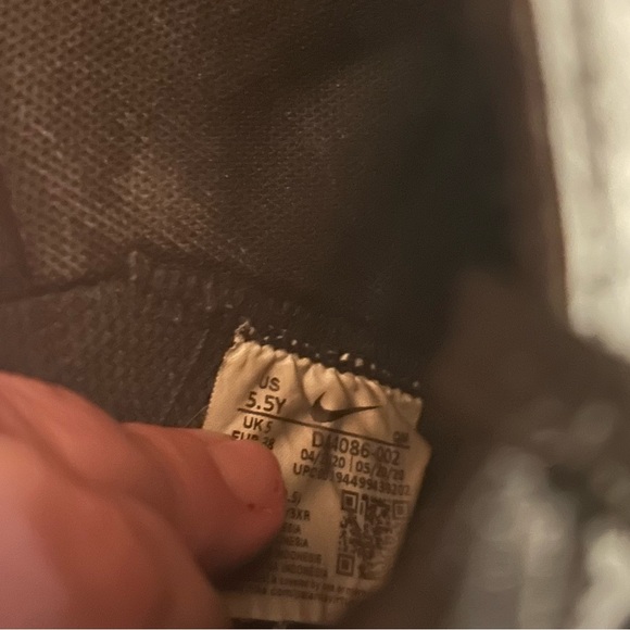 Nike black and white high tops. Size 5.5 Youth - Picture 6 of 6